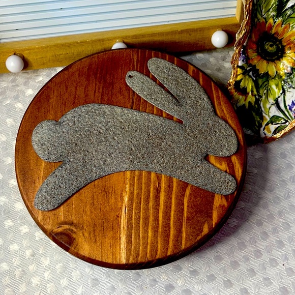 Bunny 1 Steel Cut Out Metal Art Decoration. - Picture 1 of 4